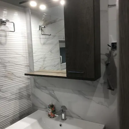 στο κέντρο της πόλης Appartement Thebes